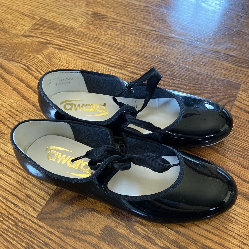 Award women’s tap dance shoes